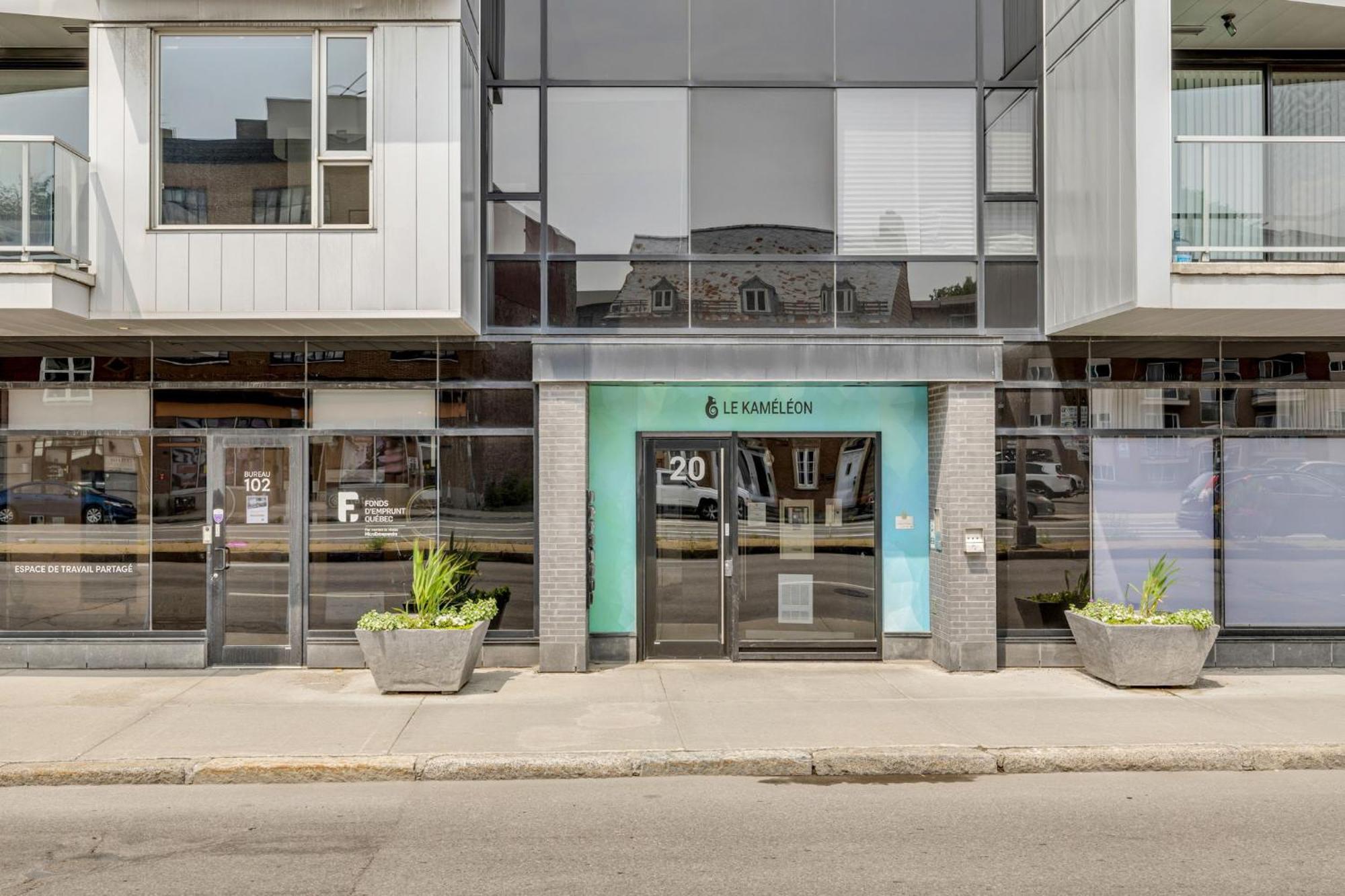 Initial / Wave + Parking / Centre-Ville De Quebec Exterior photo