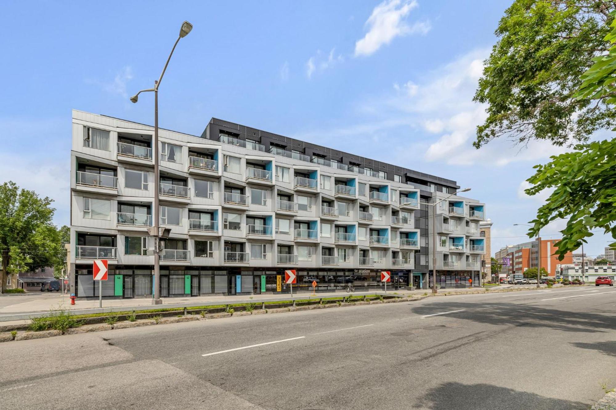 Initial / Wave + Parking / Centre-Ville De Quebec Exterior photo